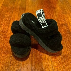 UGG Fluff Yeah slippers / slides / sandals